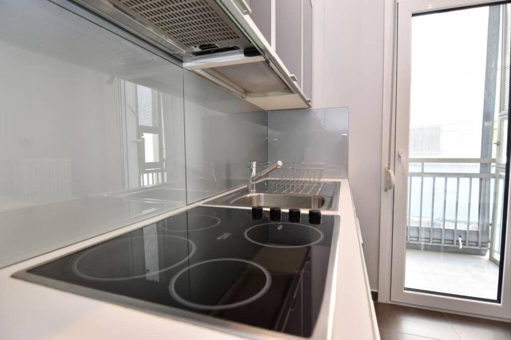 Modern Apartment In The Heart Of The City Larissa Exteriér fotografie